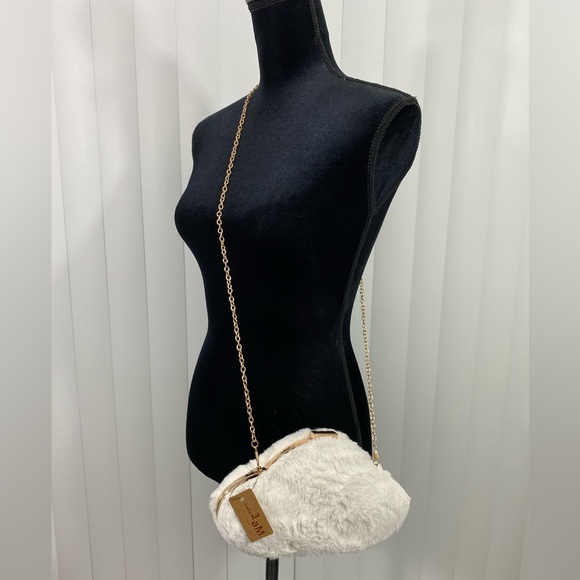 HELLO 3AM FOREVER Faux Fur Cloud Shaped Clutch Shoulder Purse Handbag White Gold - Picture 6 of 16